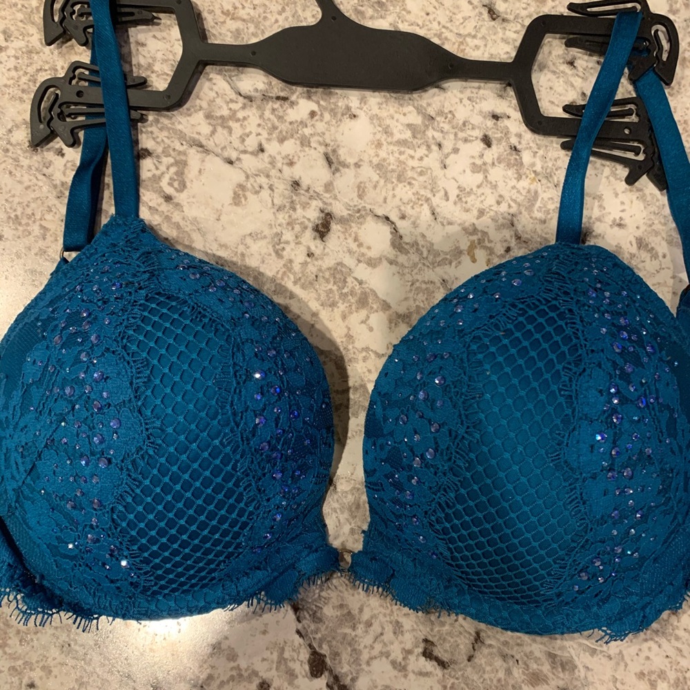 Victoria’s Secret Bombshell Bra